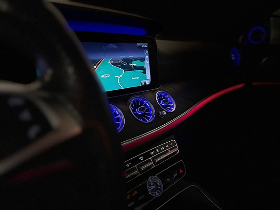 Mercedes-Benz E400 16 of 30