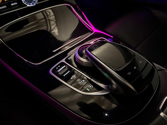 Mercedes-Benz E400 13 of 30