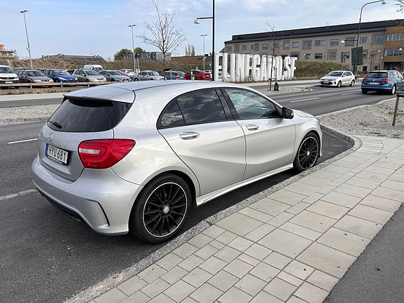 Mercedes-Benz A180 3 of 4