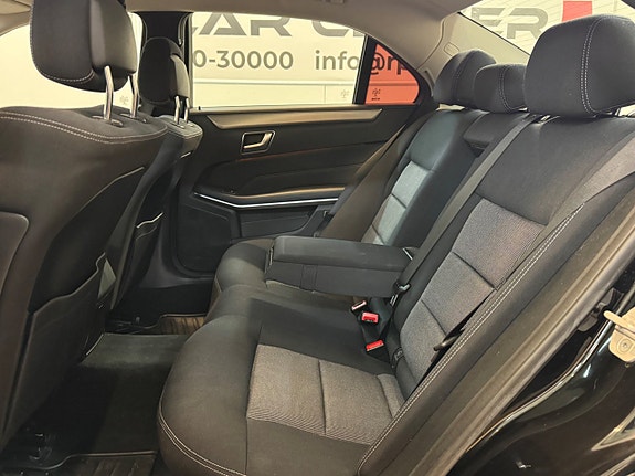 Mercedes-Benz E220 22 of 25