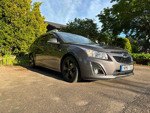 Chevrolet Cruze 2 of 21