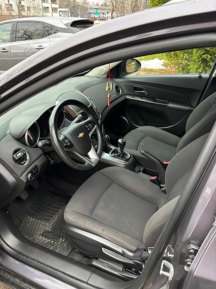 Chevrolet Cruze 9 of 21