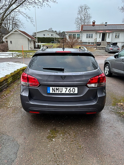 Chevrolet Cruze 8 of 21