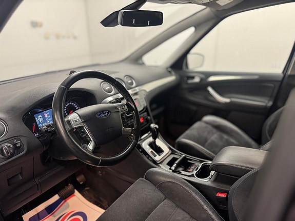 Ford S-MAX 4 of 5