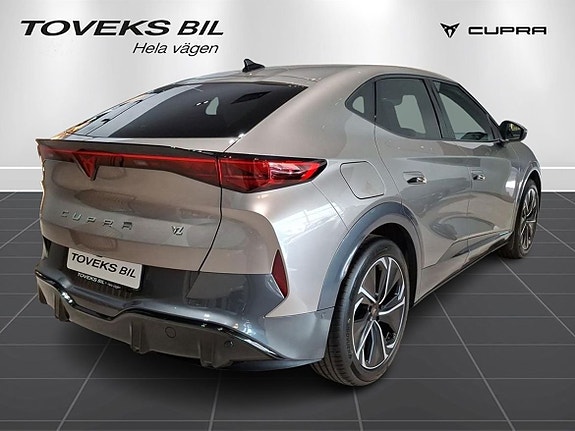 Cupra Tavascan 3 of 5