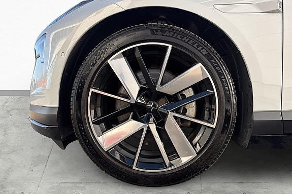 Polestar 4 6 of 14