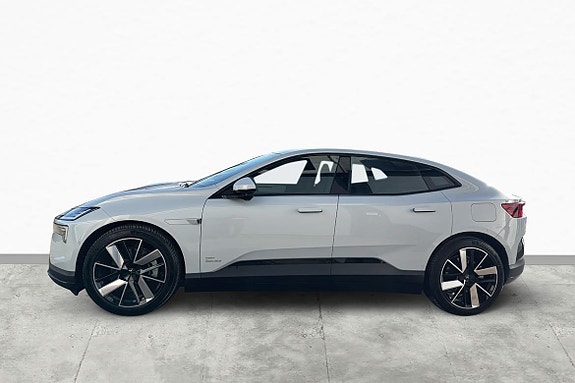 Polestar 4 2 of 14