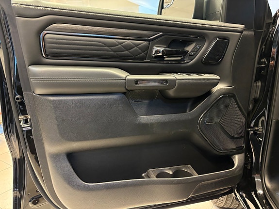 Dodge RAM 1500 3 of 5