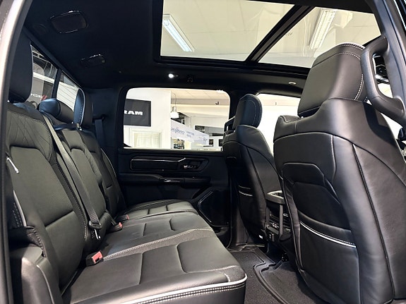 Dodge RAM 1500 14 of 22