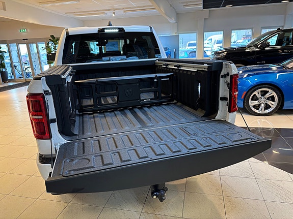 Dodge RAM 1500 10 of 14
