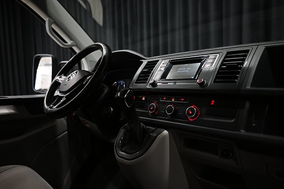 Volkswagen Transporter 27 of 28