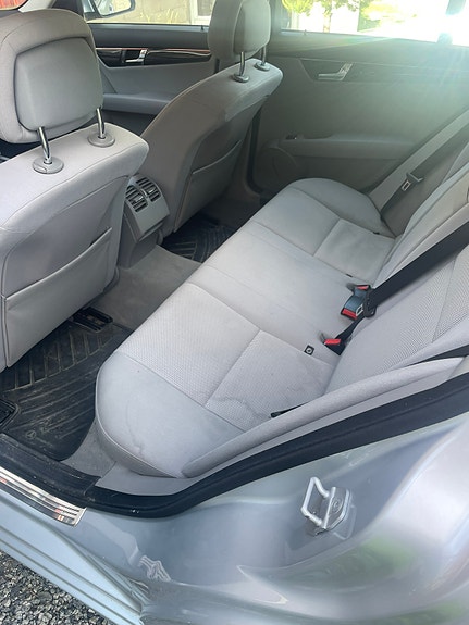 Mercedes-Benz C200 5 of 6