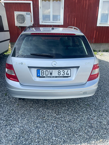 Mercedes-Benz C200 2 of 6