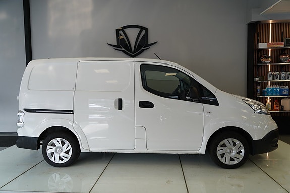 Nissan e-NV200 3 of 5