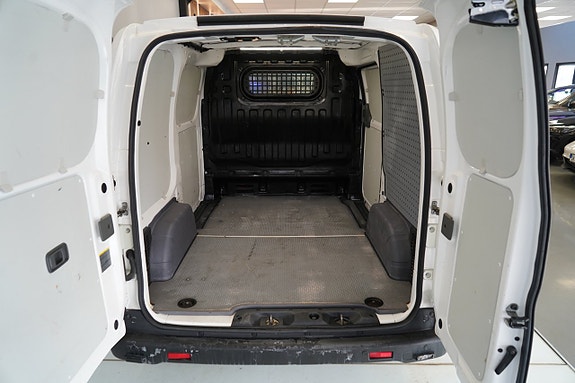Nissan e-NV200 9 of 10
