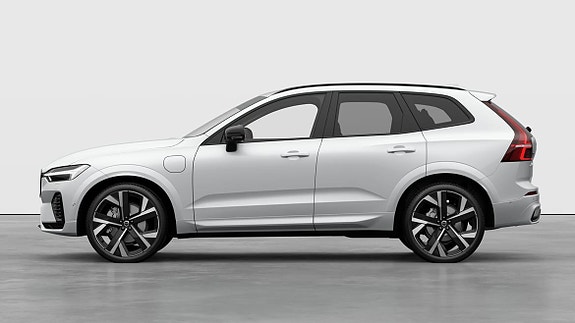 Volvo XC60 2 of 5