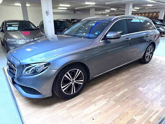Mercedes-Benz E200 2 of 20