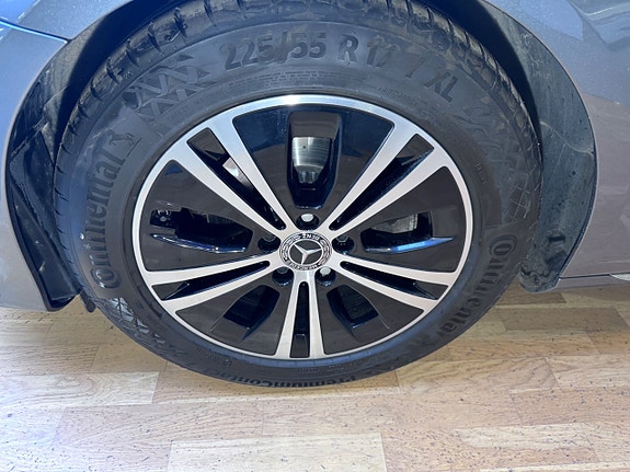 Mercedes-Benz E200 17 of 20