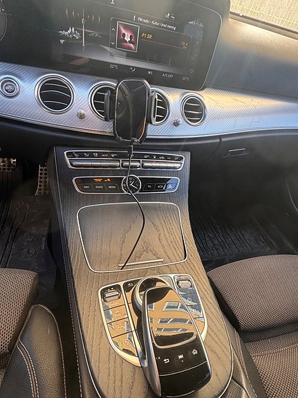 Mercedes-Benz E200 5 of 5