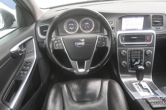 Volvo V60 9 of 27