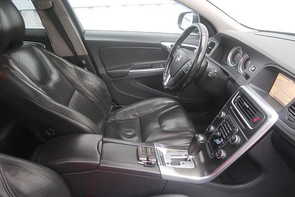 Volvo V60 10 of 27