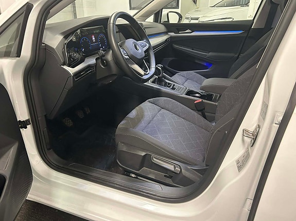 Volkswagen Golf VIII 8 of 17