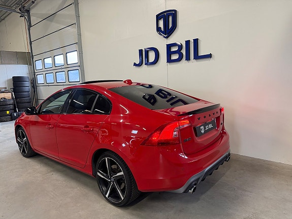 Volvo S60 3 of 5