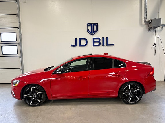 Volvo S60 2 of 5