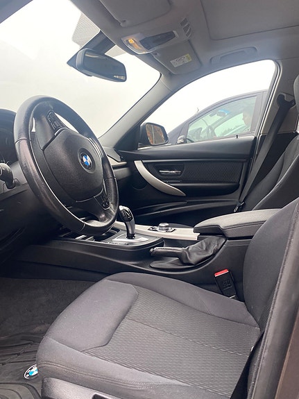BMW 316d 14 of 15