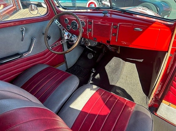 Ford De Luxe Phaeton 180A 7 of 8