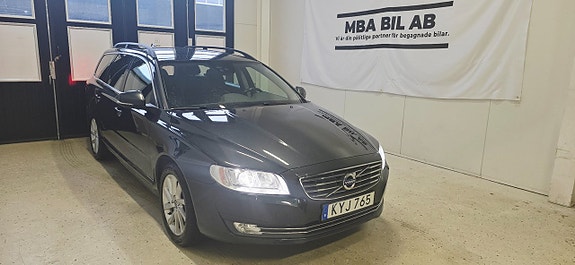 Volvo V70 4 of 5