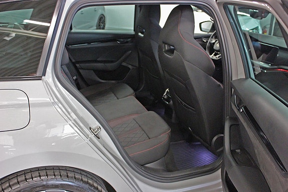 Skoda Octavia 14 of 21