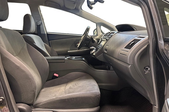 Toyota Prius+ 16 of 23