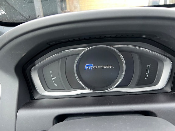 Volvo XC60 8 of 25