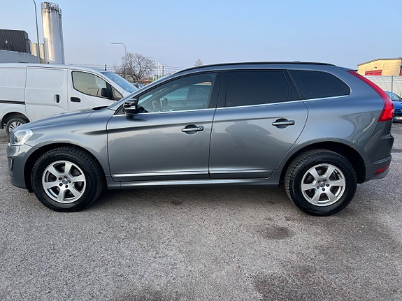 Volvo XC60 15 of 25