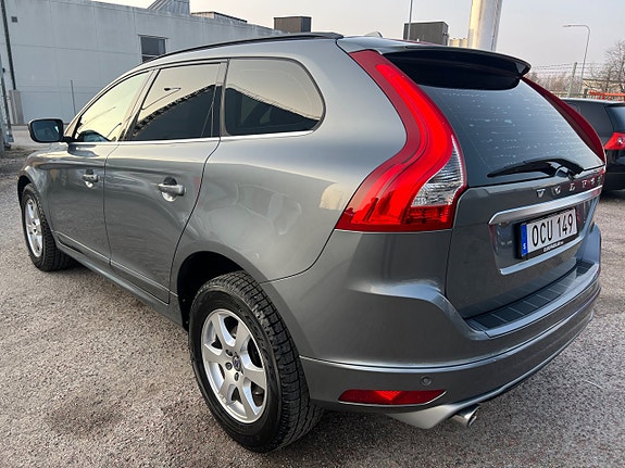 Volvo XC60 16 of 25