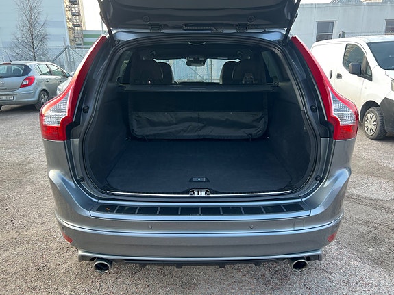 Volvo XC60 17 of 25