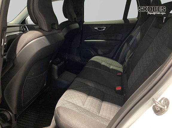 Volvo V60 8 of 15