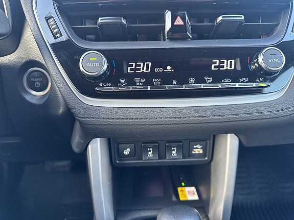 Toyota Corolla Cross 24 of 28