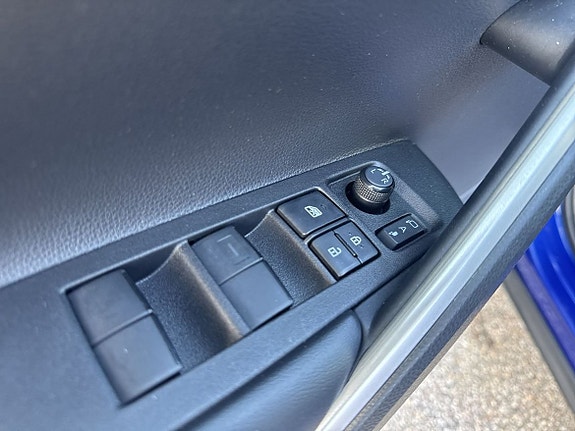 Toyota Corolla Cross 18 of 28