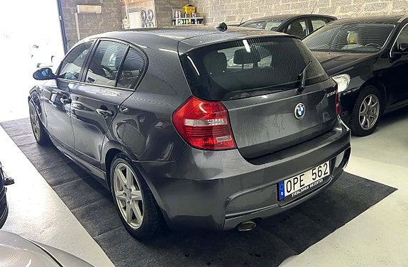 BMW 120d 4 of 5