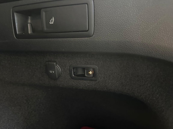 Volkswagen Passat 11 of 14