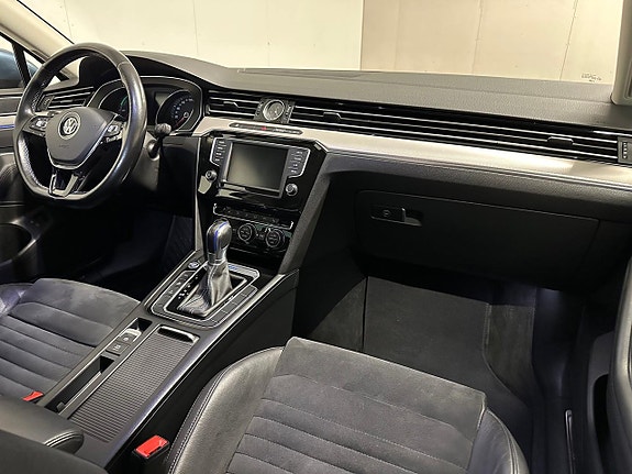 Volkswagen Passat 13 of 14