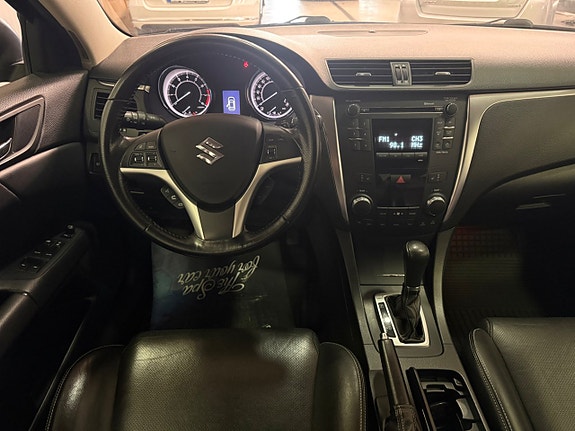 Suzuki Kizashi 8 of 14