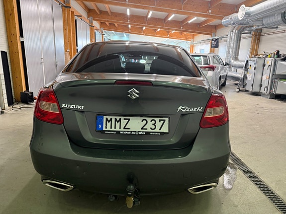 Suzuki Kizashi 12 of 14