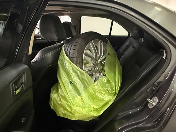 Suzuki Kizashi 9 of 14