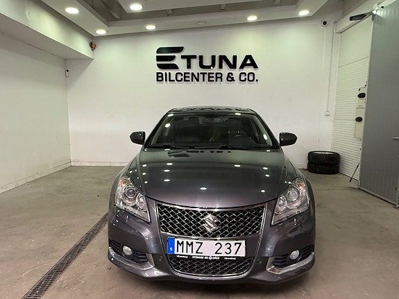 Suzuki Kizashi 2 of 5