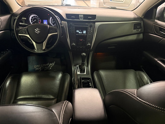 Suzuki Kizashi 7 of 14