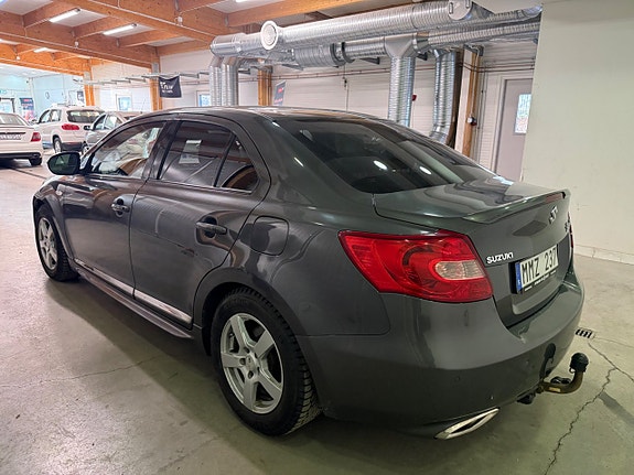 Suzuki Kizashi 10 of 14