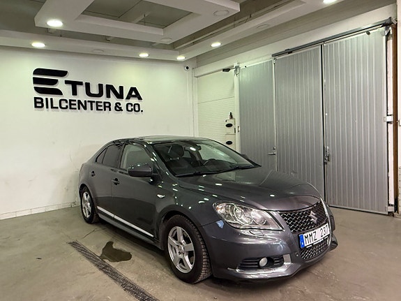 Suzuki Kizashi 3 of 5